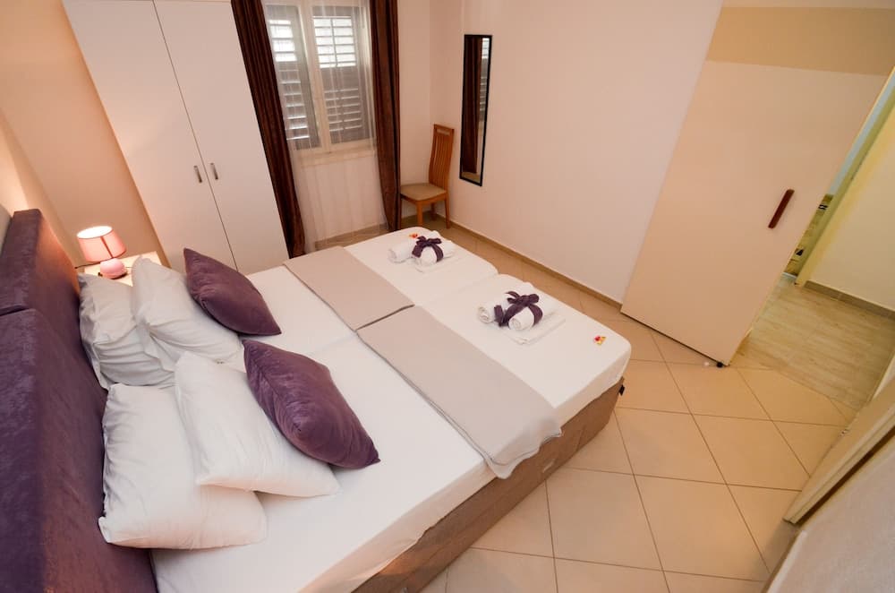 Apartments Tea Kotor