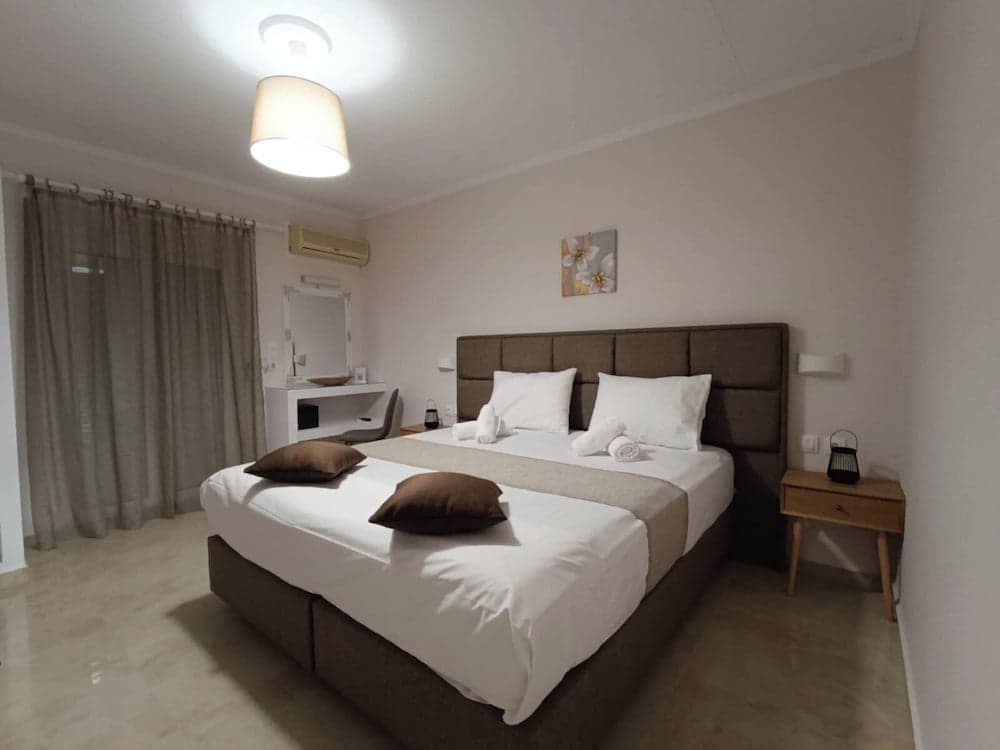 Roussa's Studios and Apartments