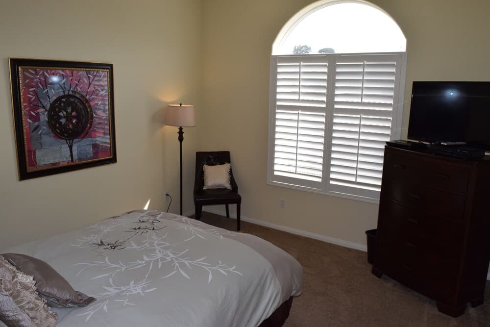 303 Casa Bella 2 Bedroom Condo by Redawning