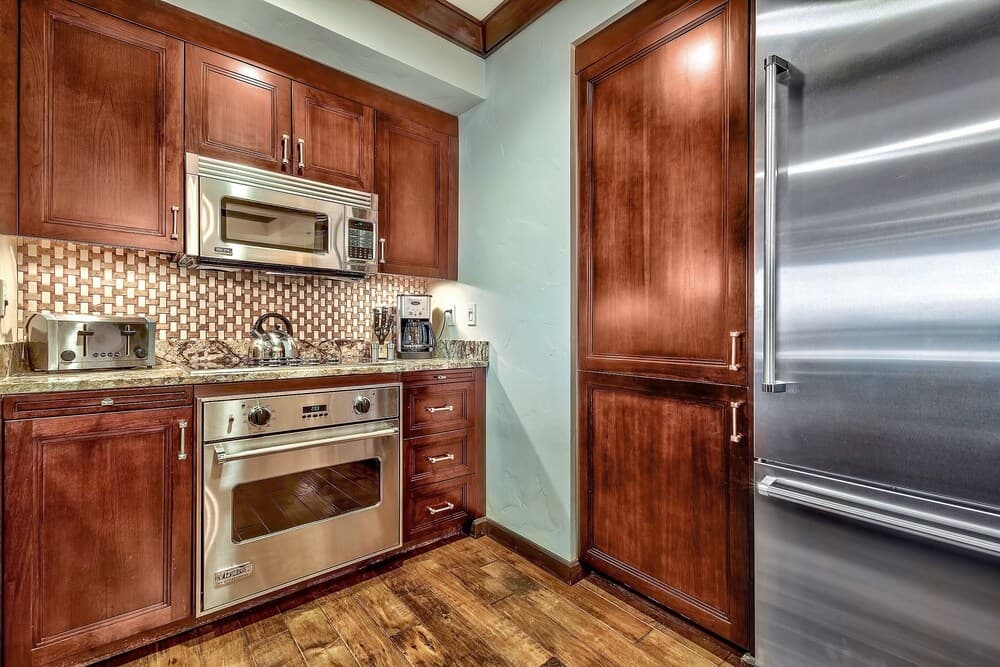 Luxury With Ritz Amenities At Constellation 3 Bedroom Condo by Redawning