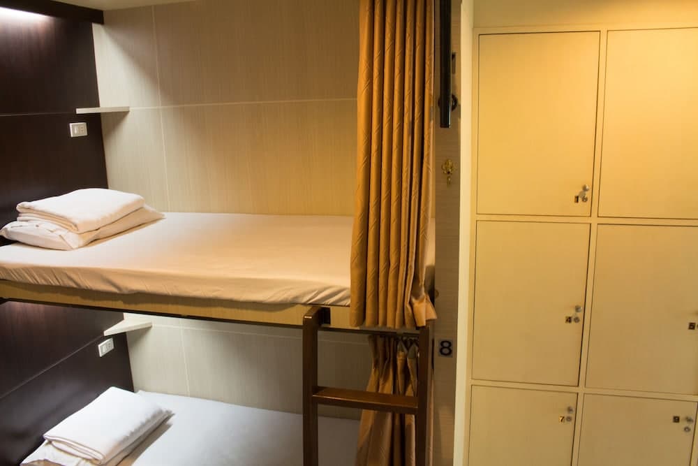 Beehive Magenta Patong Hostel