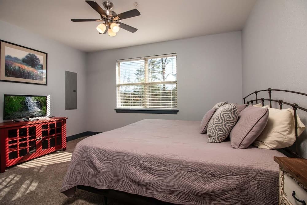 3206 Golf View Hillcrest The Clubhouse