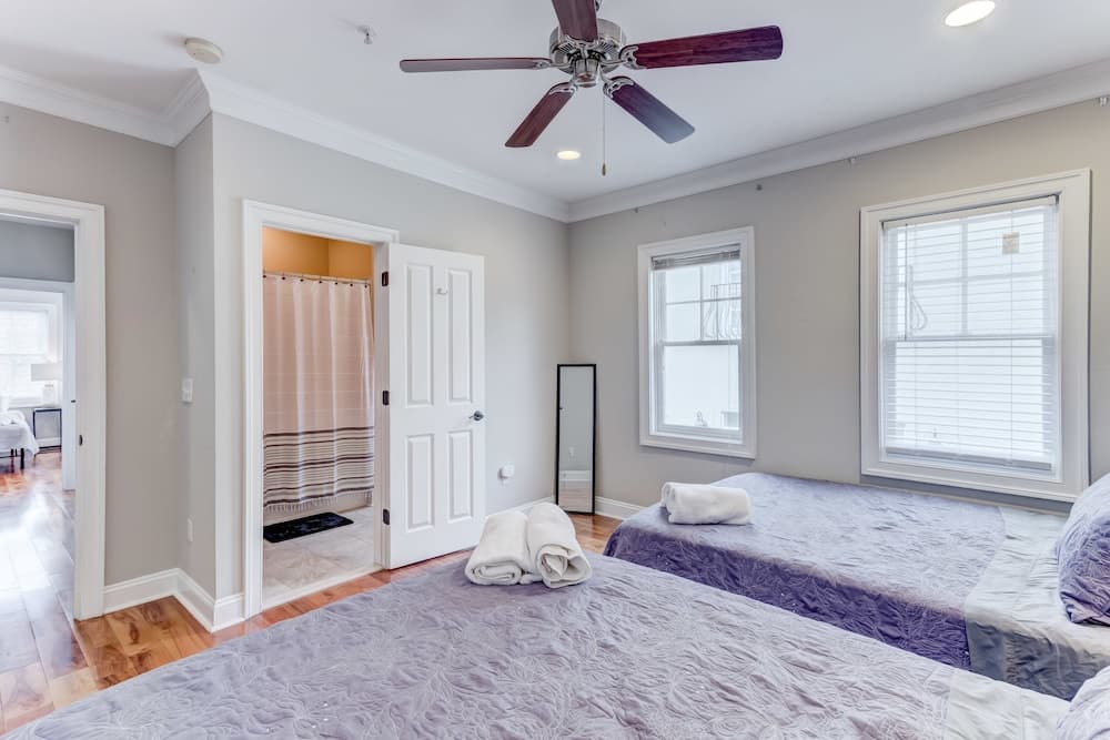 Upscale Home Near Harbor W/2cargarage&rooftopdeck