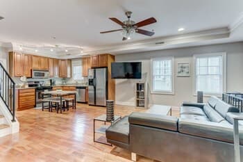 Upscale Home Near Harbor W/2cargarage&rooftopdeck