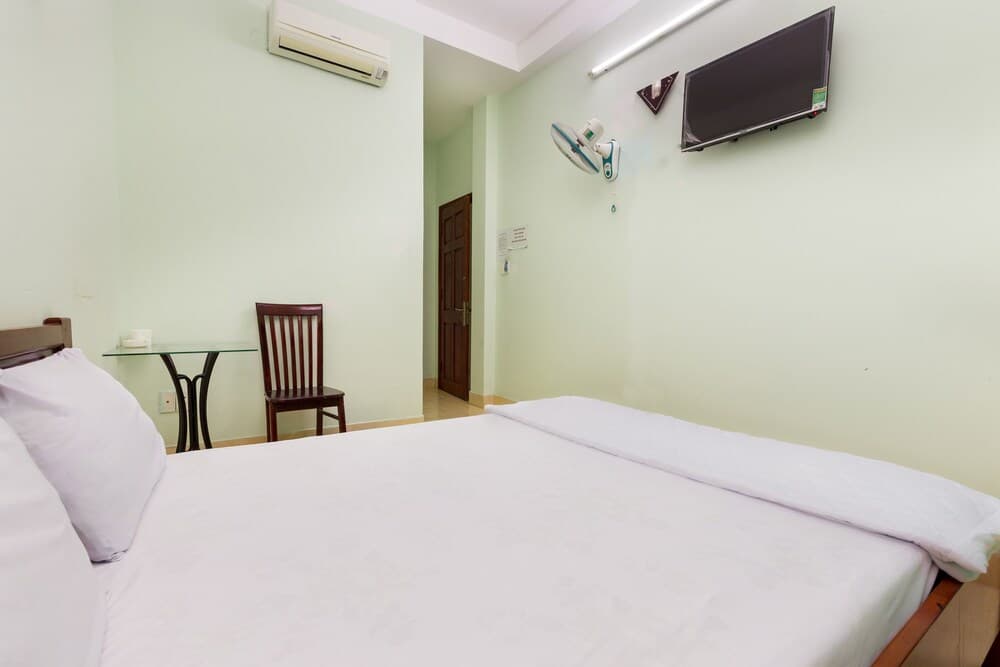 OYO 752 Mat Troi Vang