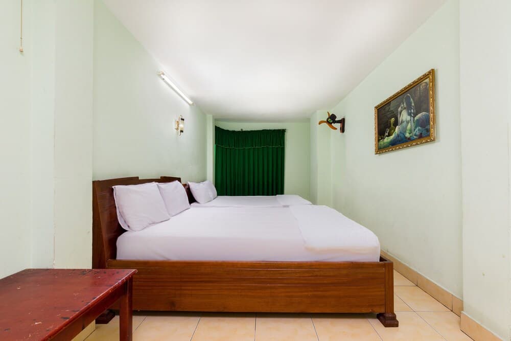 OYO 752 Mat Troi Vang