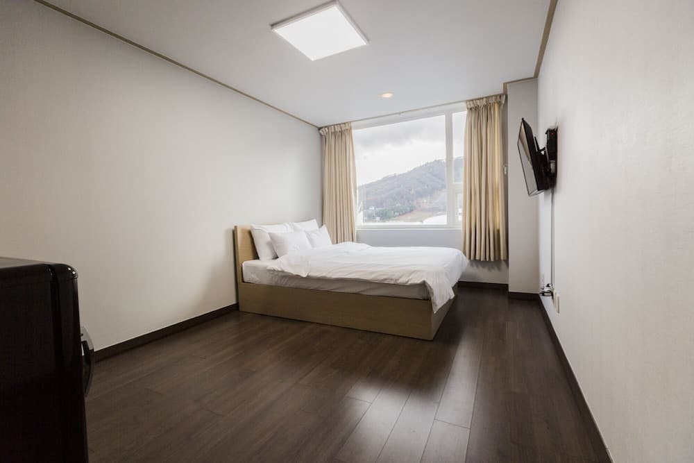 The White View Pension