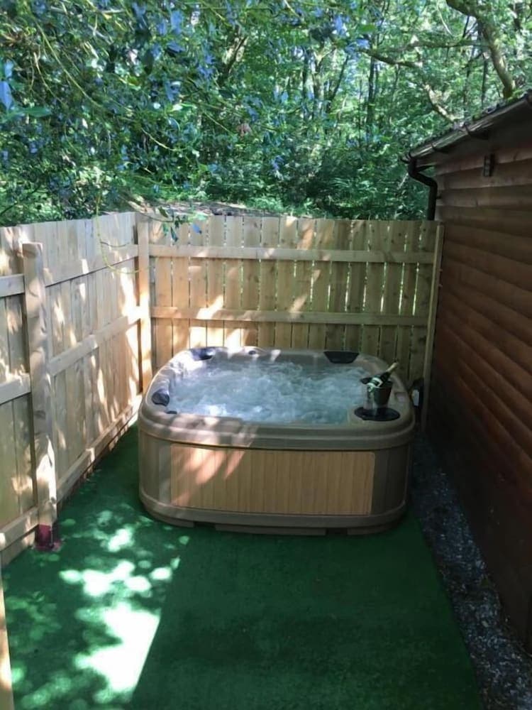 Wren 23 Hot Tub