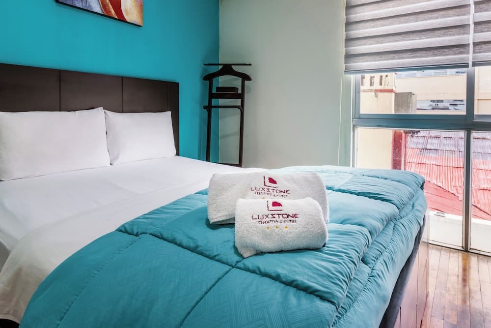 Hotel Luxstone Executive Suites