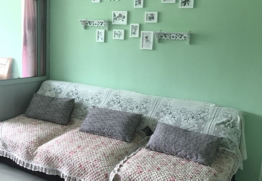 Xinyue Folk Farmhouse Inn