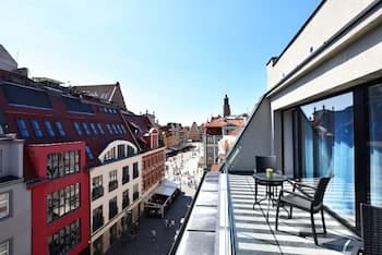 DUKES Apartments - Old Town