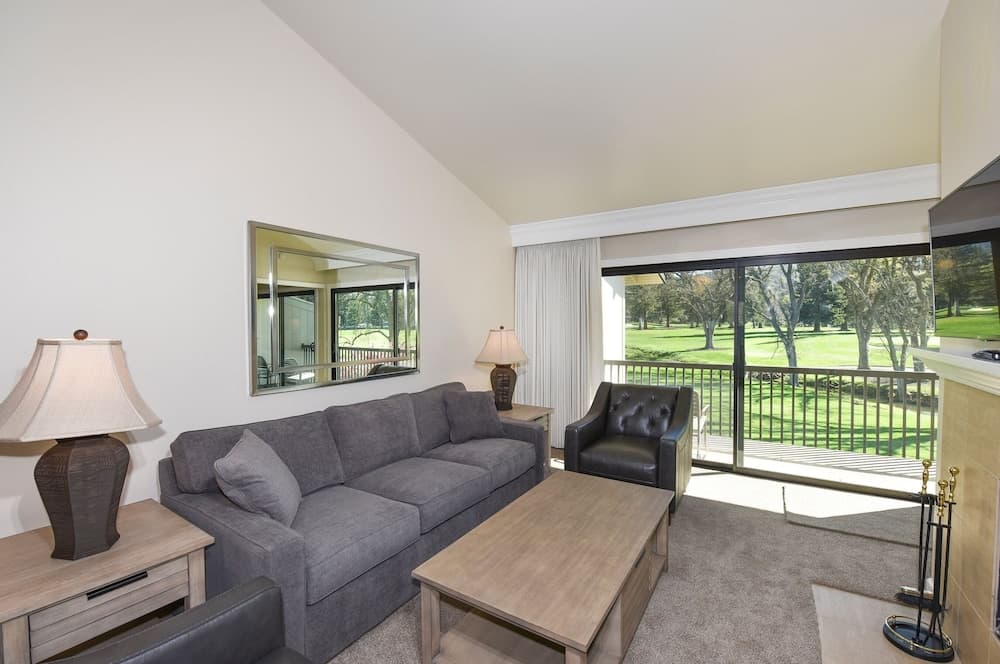 702 S At Silverado 1 Bedroom Condo by RedAwning