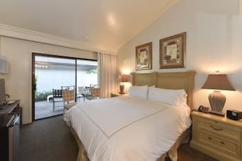 657 S At Silverado Studio Bedroom Residence by Redawning