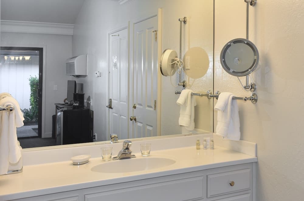 657 S At Silverado Studio Bedroom Residence by Redawning