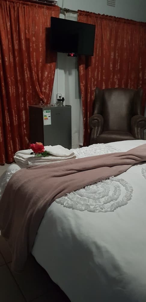 Rose and Thorn Guesthouse - Adults Only