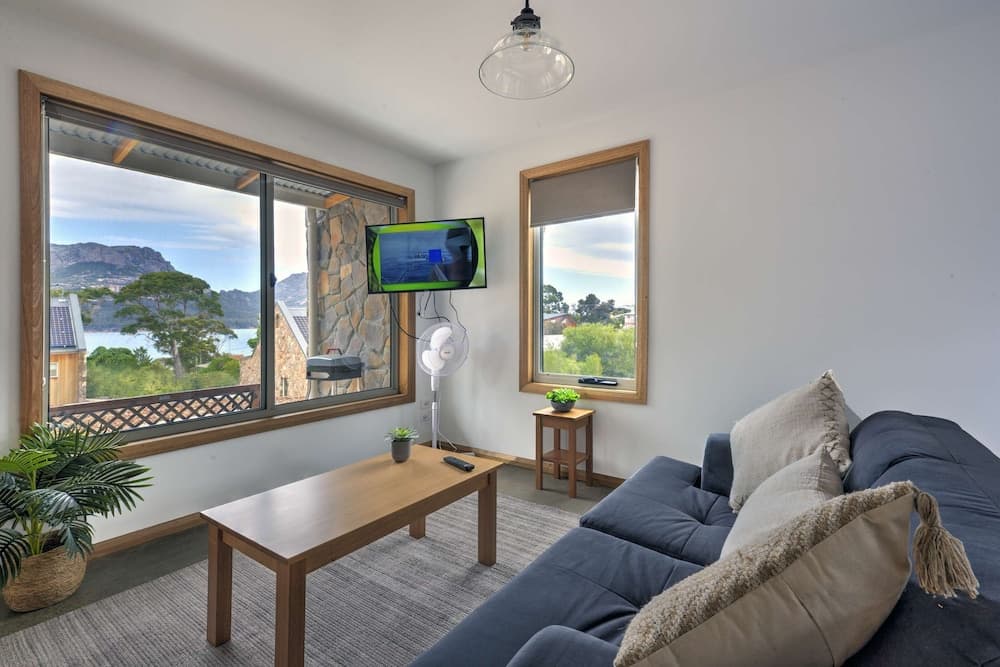 Freycinet Stone Studio 7