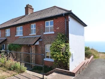 7 Coastguard Cottages