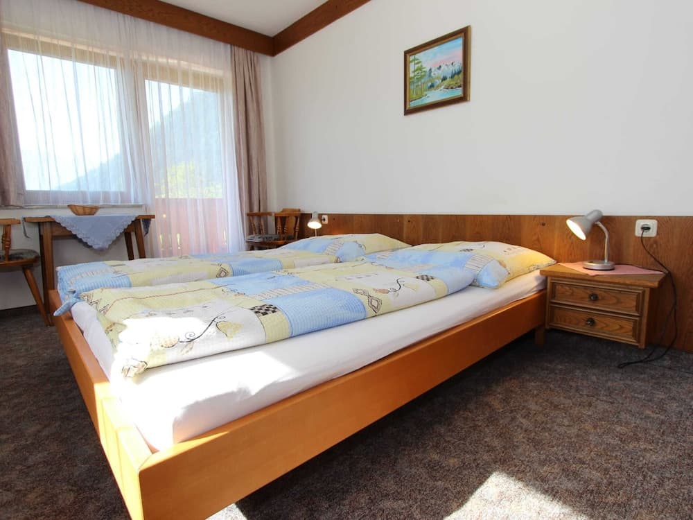 Spacious Apartment near Ski Trail in Maishofen