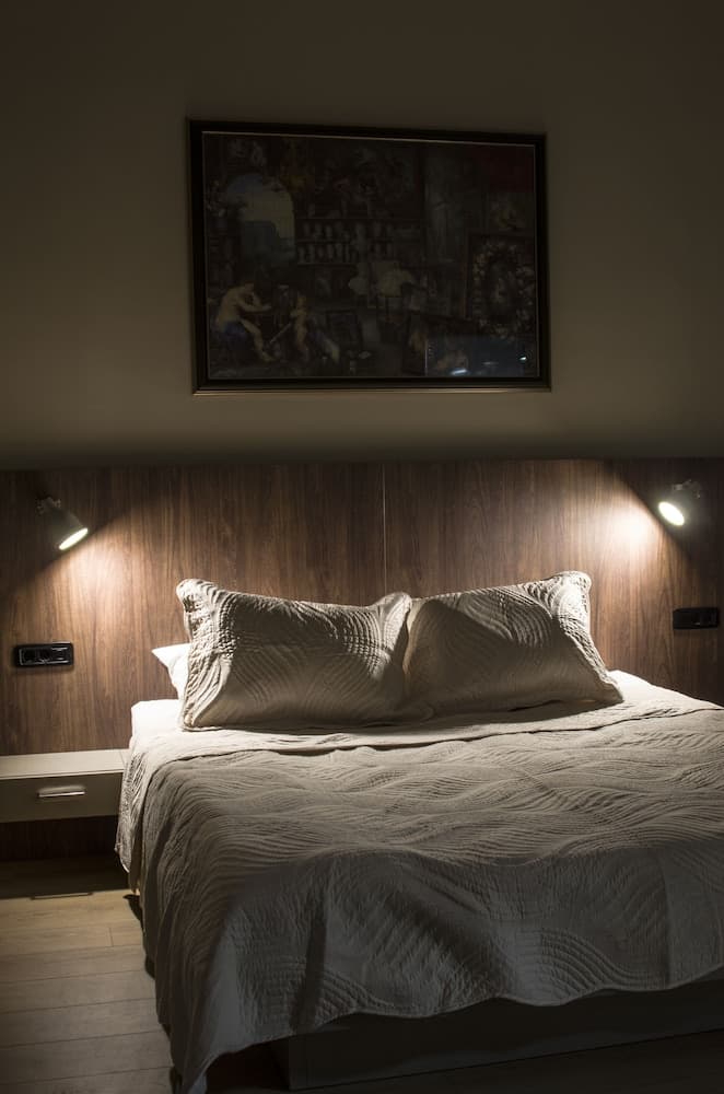 K43 Rooms and Apartments