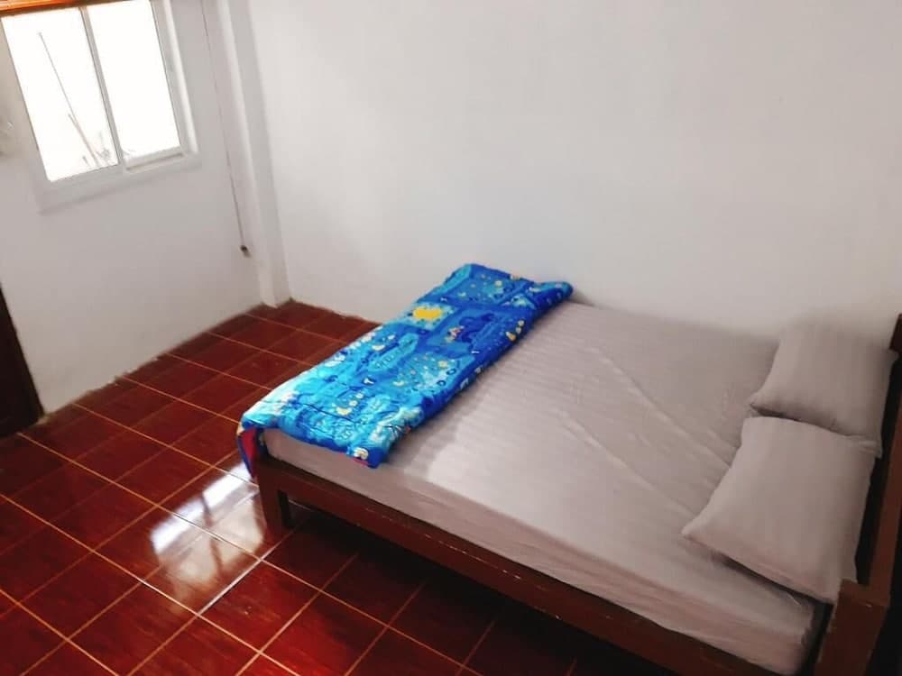 Ba'mi thakhek hostel