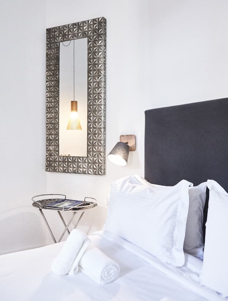 Art Pantheon - Suites & Apartments