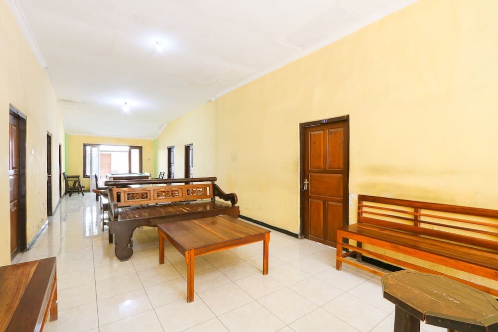 SPOT ON 2422 Hotel Moga Sari