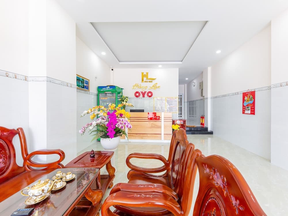 OYO 808 Hoang Lan