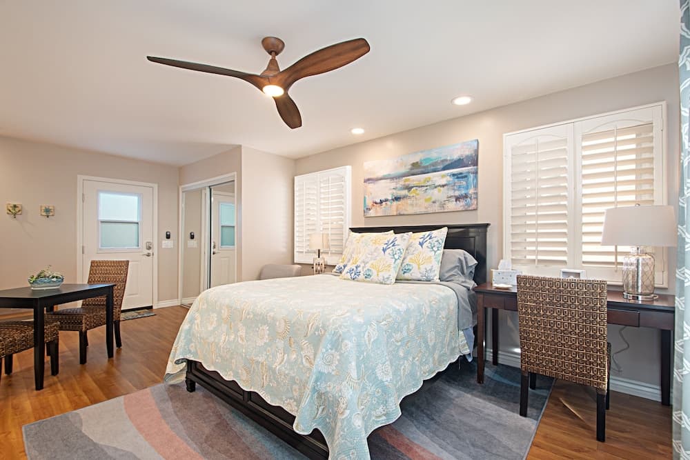 Huntington Beach Studio Blocks To The Beach And Downtown Studio Bedroom Apts by Redawning