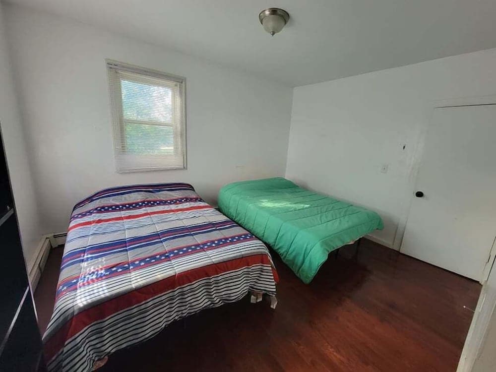 Bedrooms near Fenway & Downtown Boston