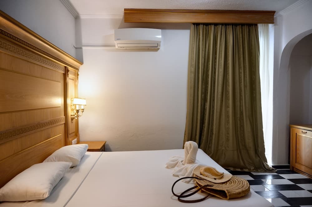 Greek Pride Seafront Hotel