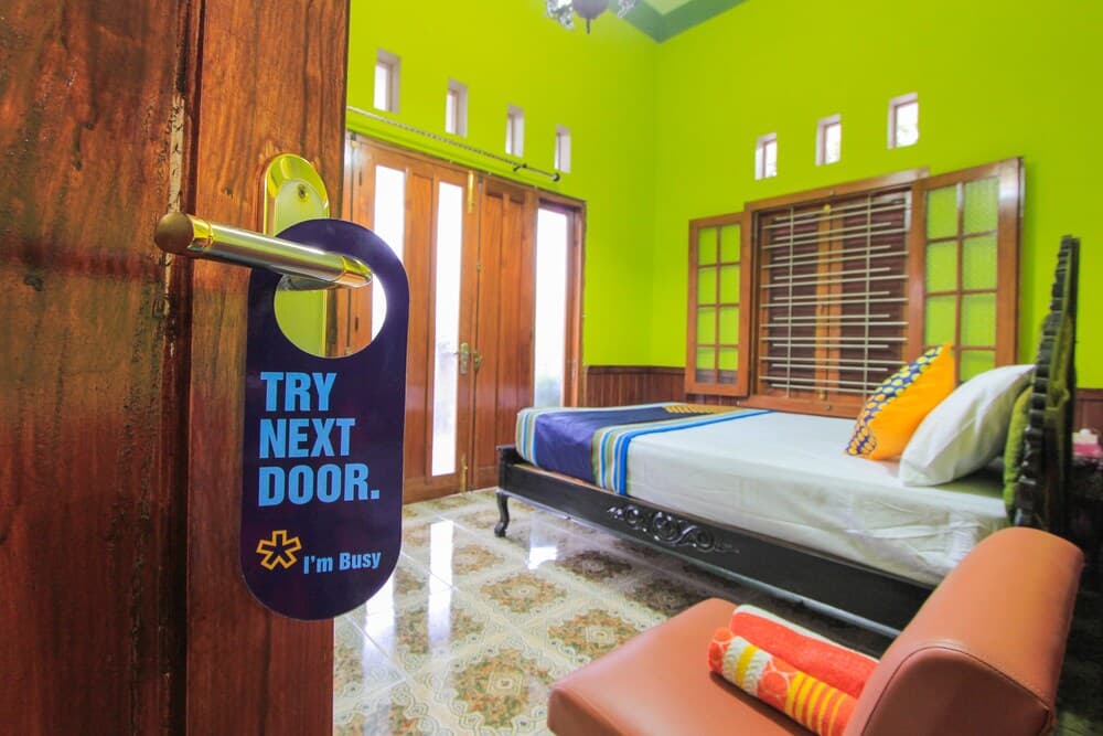 SPOT ON 2490 Griya Kencana Homestay