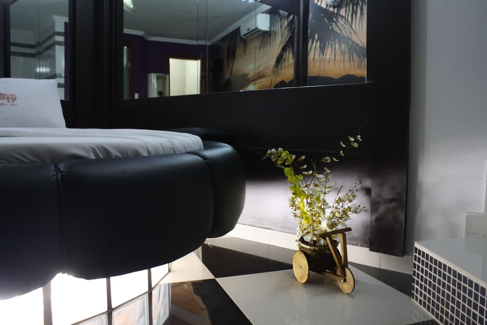 Motel Fantasy 2 - Adults Only