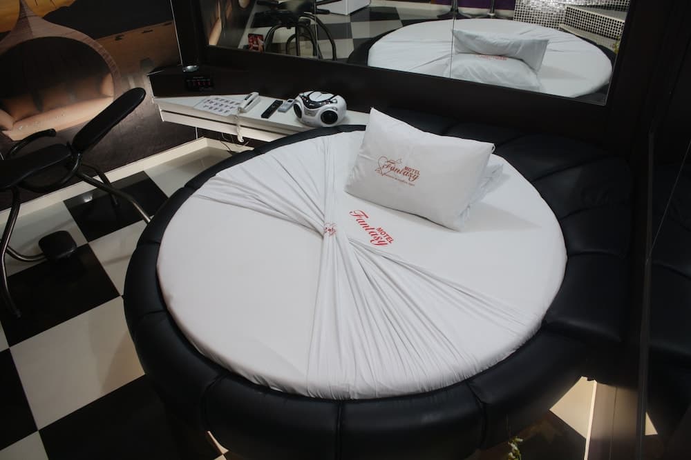 Motel Fantasy 2 - Adults Only