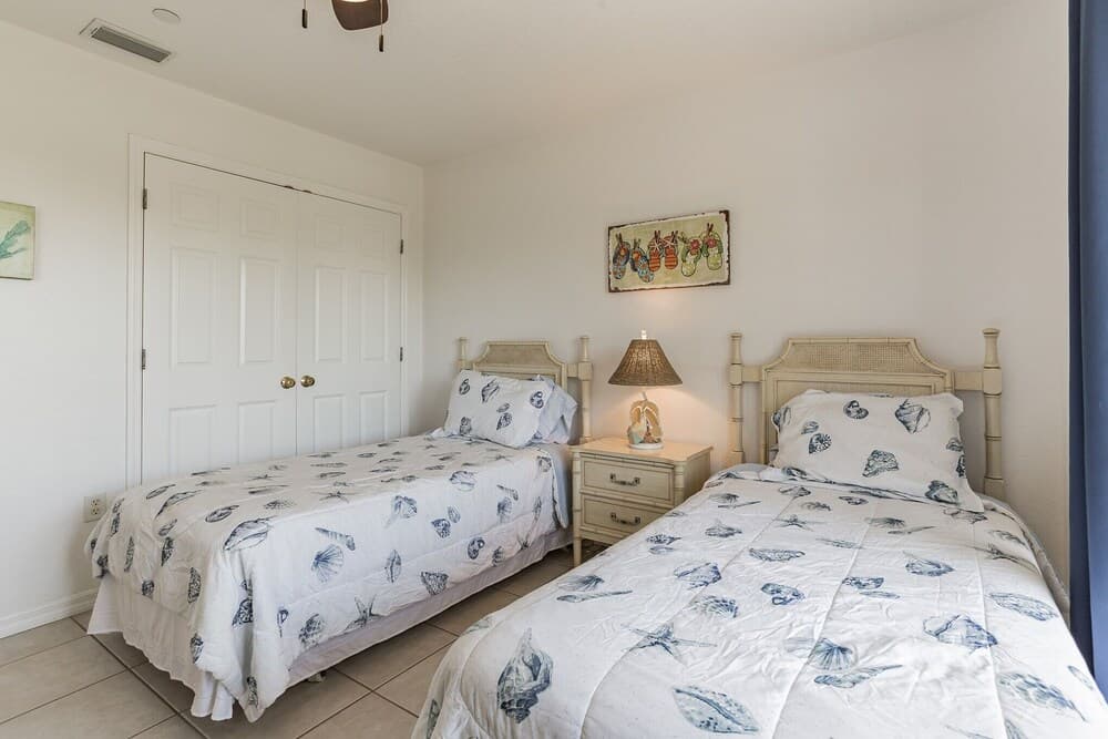 Sunset Views + Steps From The Beach With Elevator 2 Bedroom Duplex by Redawning