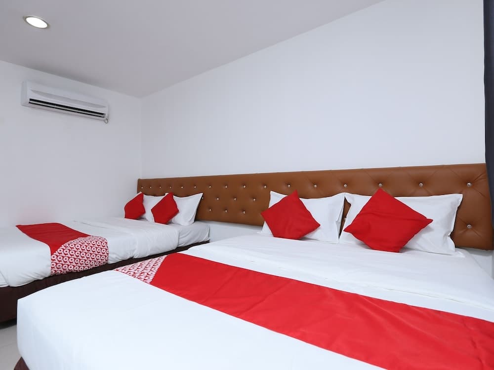 OYO 89672 EG HOTEL JJ