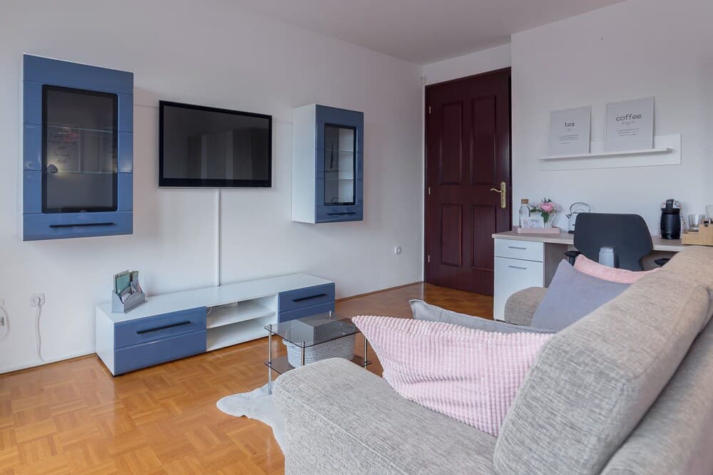 Rooms and Apartments in Eagle's Nest