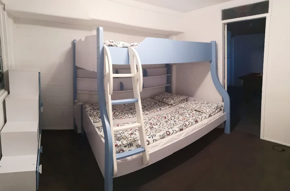 Hillside Heaven Quiet & Comfortable