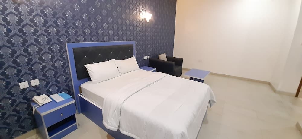 Greenwood Court Hotels & Suites