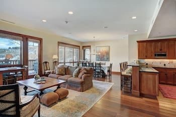 Luxury Ski-in, Ski-out- 3br/ 4 Bath + Den In Bachelor Gulch 3 Bedroom Condo