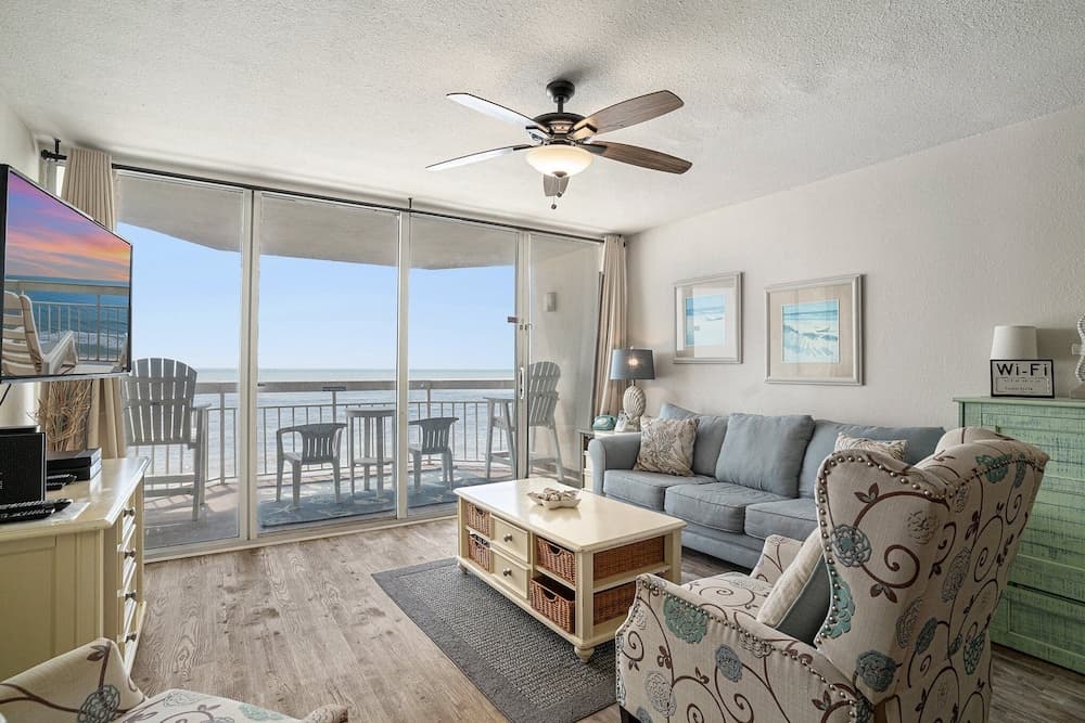 0804 Waters Edge Resort 1 Bedroom Condo by RedAwning