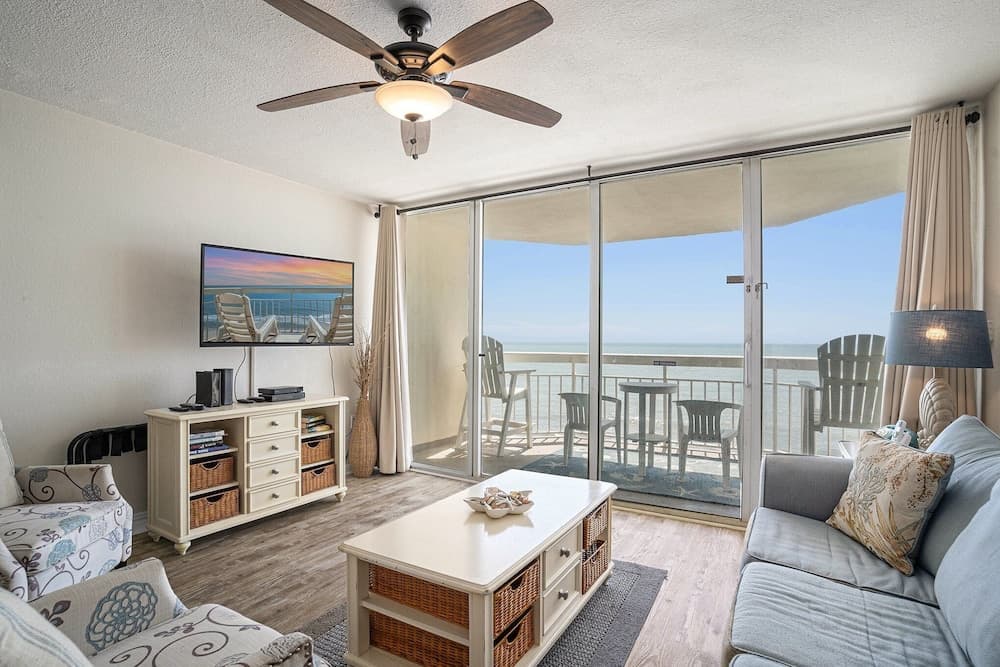 0804 Waters Edge Resort 1 Bedroom Condo by RedAwning