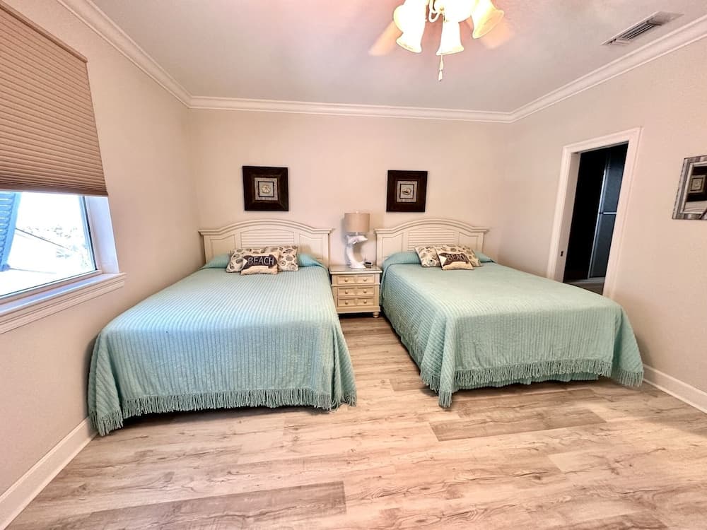 Sea Shell 3 Bedroom Townhouse by RedAwning