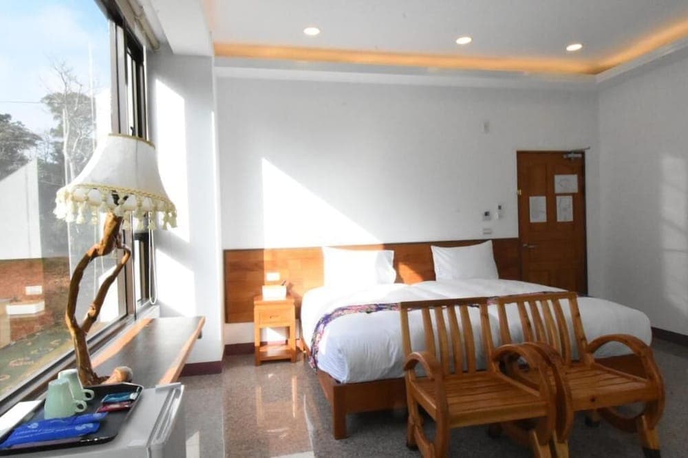 Sanyi Ju Xiang Minsu