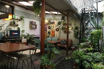 Semeru Hostel Malang - Adults Only