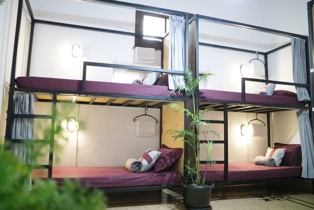 Semeru Hostel Malang - Adults Only