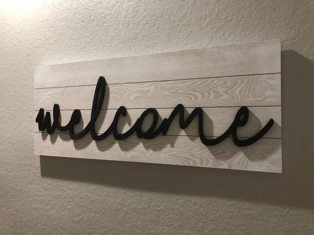 Tideview 166 · NEW Ultra Modern & Super Clean 3 Full Suites