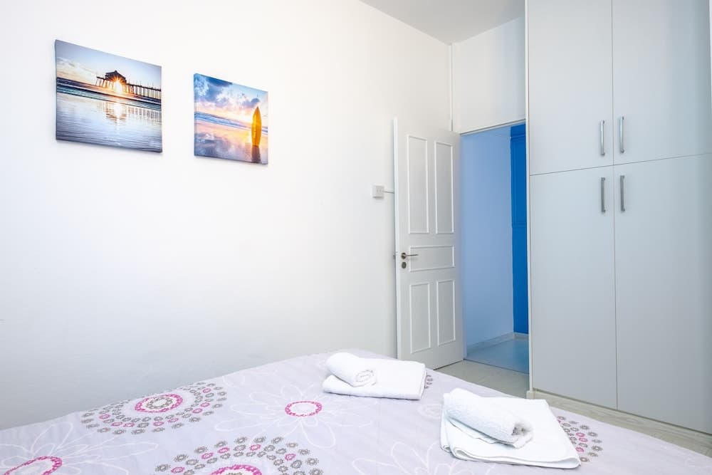 Anonymous - 2BR - 2Floors - Central