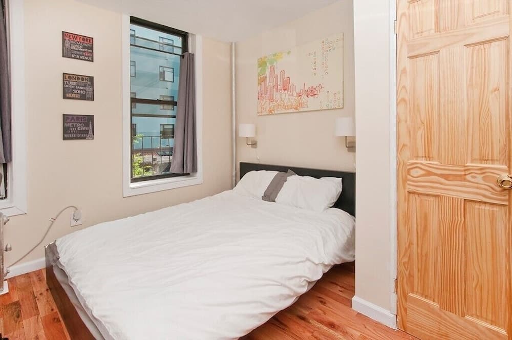 Upscale Newly Renovated 2 BR on Midtown East