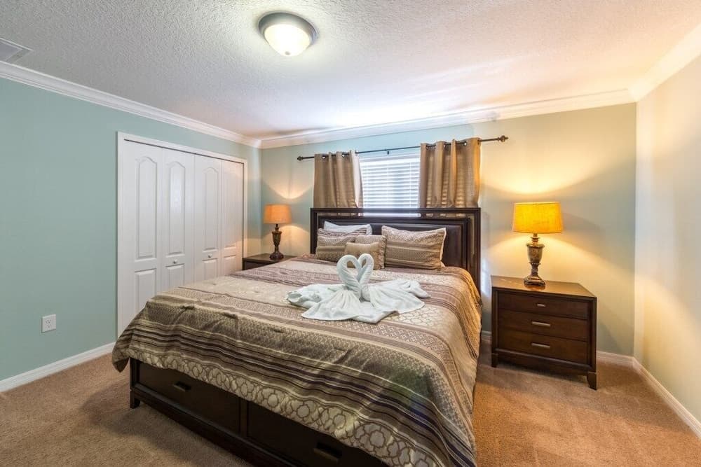 8943cp - Paradise Palms