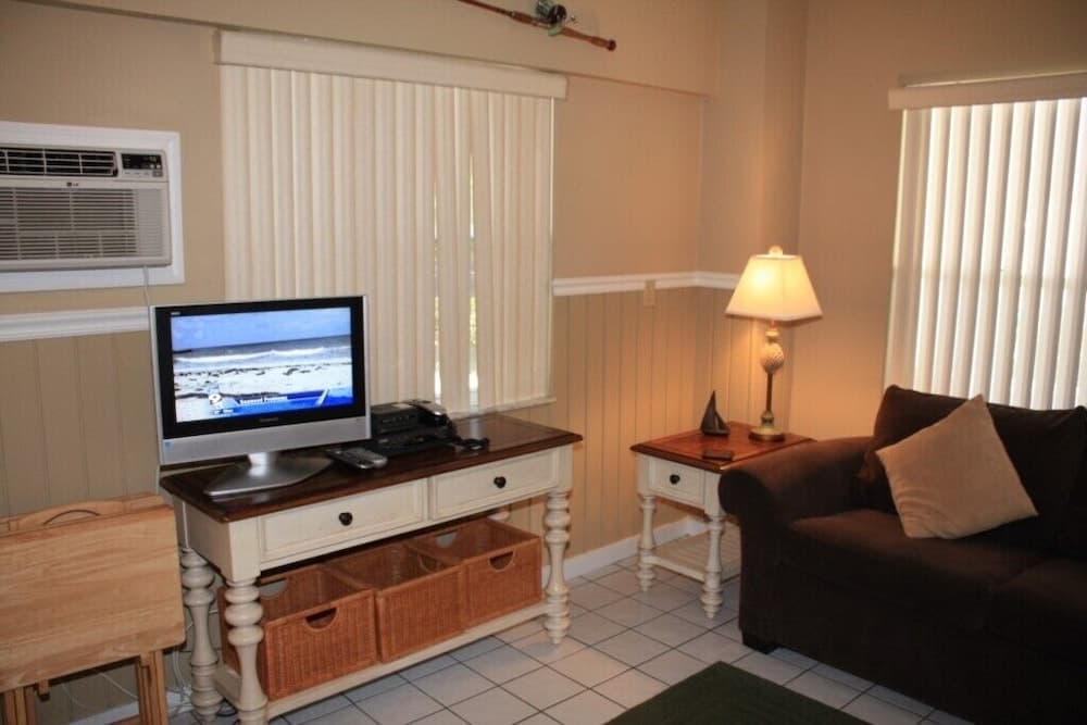 The Anna Maria Island Beach Paradise 10